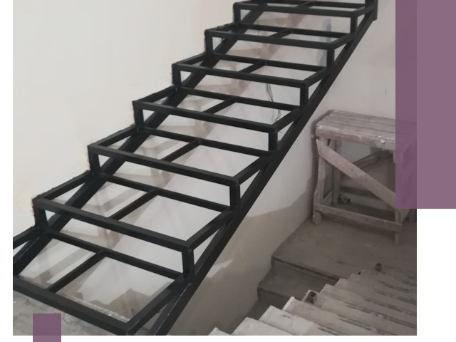 Демонтаж лестниц на металлокаркасе в Ульяновске: быстрый вывоз и разбор