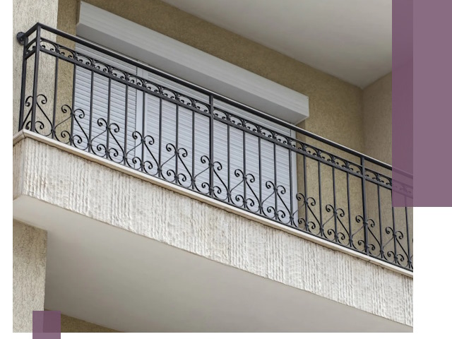 Балконные ограждения из металла и стекла в Ульяновске для домов