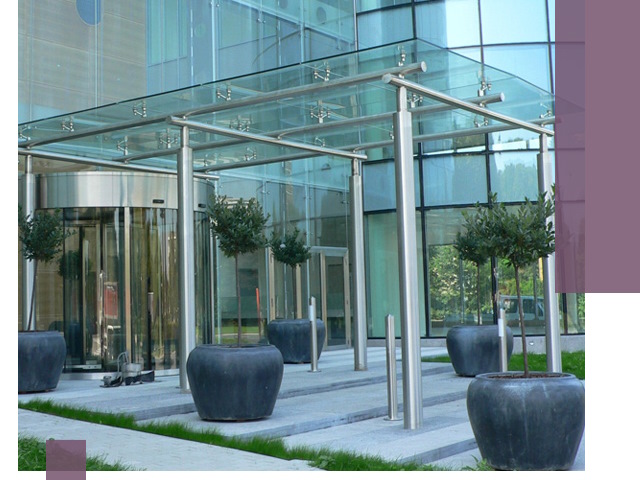 Навесы из стекла на заказ в Ульяновске — монтаж и установка