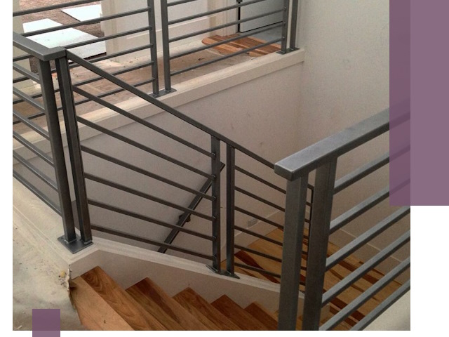 Изготовление поручней из металла и дерева в Ульяновске